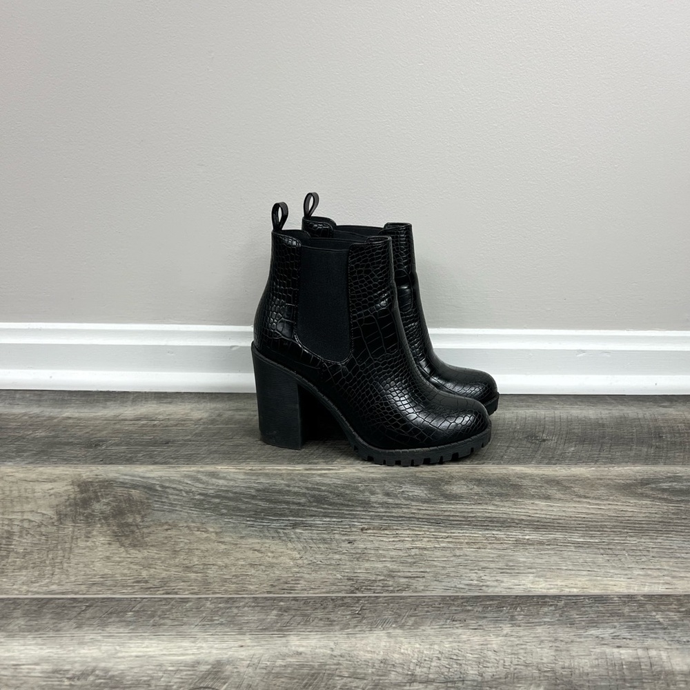 SODA Black Snake Boots